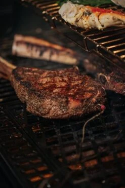 Weber Crafted Dubbelzijdige Sear Grate -Buiten Kamperen 84867 weber crafted dubbelzijdige sear grate